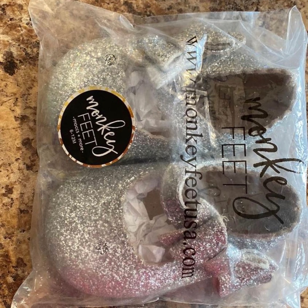 Monkey feet 6-12 months new silver glitter Kenzie